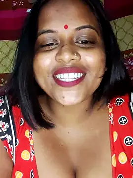 Snapshot of Hot-Show2 chatting on October 8, 2025, 5:43 pm Hot-Show2 online show from October 8, 2025, 5:43 pm