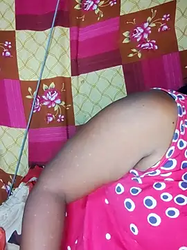 Snapshot of Hot-Show2 chatting on October 19, 2025, 4:18 pm Hot-Show2 online show from October 19, 2025, 4:18 pm