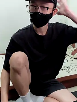 Snapshot of CYCYCYCYCY chatting on September 25, 2025, 1:04 pm CYCYCYCYCY online show from September 25, 2025, 1:04 pm