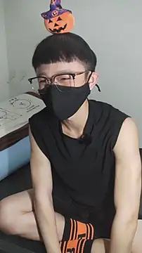 Snapshot of CYCYCYCYCY chatting on October 31, 2025, 3:35 pm CYCYCYCYCY online show from October 31, 2025, 3:35 pm