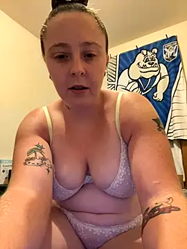 Snapshot of spankmykittyhehe chatting on November 9, 2025, 10:57 am spankmykittyhehe online show from November 9, 2025, 10:57 am