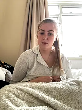 Snapshot of EllaSmithxox chatting on September 29, 2025, 9:14 am EllaSmithxox online show from September 29, 2025, 9:14 am