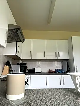 Snapshot of EllaSmithxox chatting on October 8, 2025, 8:01 am EllaSmithxox online show from October 8, 2025, 8:01 am