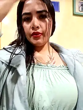 Snapshot of MAYE__13 chatting on September 19, 2025, 12:50 pm MAYE 13 online show from September 19, 2025, 12:50 pm