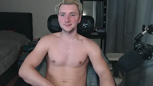 Snapshot of Elvin_Vaenight chatting on October 10, 2025, 12:31 am Elvin Vaenight online show from October 10, 2025, 12:31 am