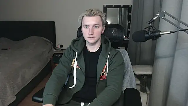 Snapshot of Elvin_Vaenight chatting on October 21, 2025, 12:55 am Elvin Vaenight online show from October 21, 2025, 12:55 am