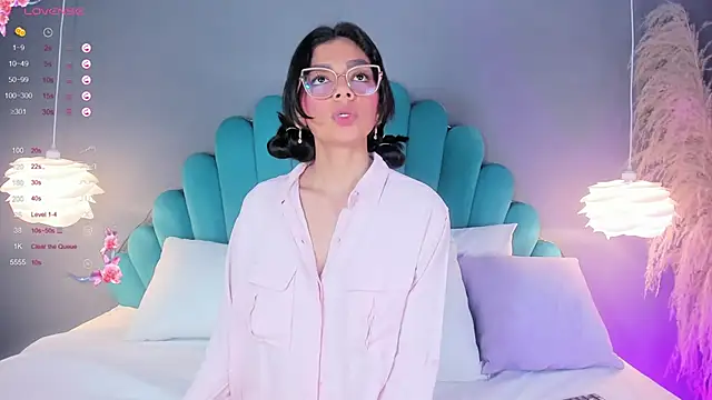 Snapshot of AlassiaHocthner chatting on October 21, 2025, 11:44 am AlassiaHocthner online show from October 21, 2025, 11:44 am