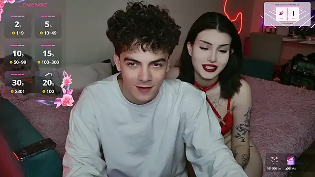 Snapshot of Alice18James chatting on October 9, 2025, 12:30 am Alice18James online show from October 9, 2025, 12:30 am