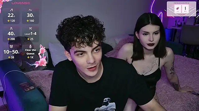 Snapshot of Alice18James chatting on October 9, 2025, 5:00 pm Alice18James online show from October 9, 2025, 5:00 pm