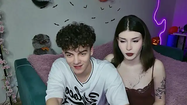 Snapshot of Alice18James chatting on October 15, 2025, 5:46 pm Alice18James online show from October 15, 2025, 5:46 pm