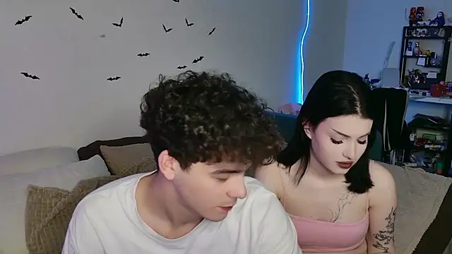 Snapshot of Alice18James chatting on October 29, 2025, 2:58 am Alice18James online show from October 29, 2025, 2:58 am