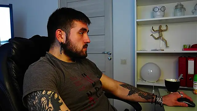 Snapshot of Mike_Platano chatting on September 23, 2025, 2:20 pm Mike Platano online show from September 23, 2025, 2:20 pm