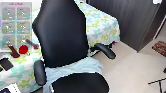 Snapshot of aynarakiss chatting on October 1, 2025, 3:07 pm aynarakiss online show from October 1, 2025, 3:07 pm