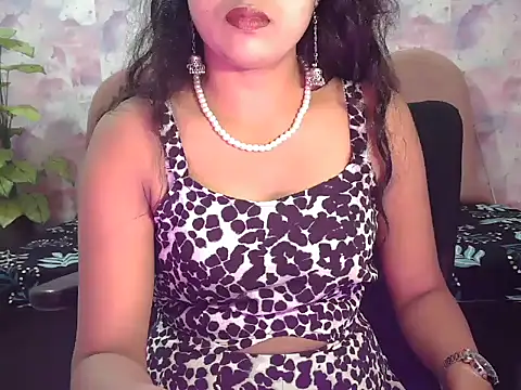 Snapshot of shaalu_sharma chatting on September 19, 2025, 7:21 am shaalu sharma online show from September 19, 2025, 7:21 am