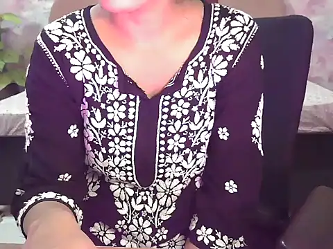 Snapshot of shaalu_sharma chatting on October 4, 2025, 6:11 am shaalu sharma online show from October 4, 2025, 6:11 am