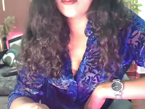 Snapshot of shaalu_sharma chatting on October 19, 2025, 9:43 am shaalu sharma online show from October 19, 2025, 9:43 am