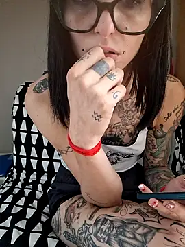 Snapshot of Gemmaviola chatting on September 16, 2025, 10:38 am Gemmaviola online show from September 16, 2025, 10:38 am