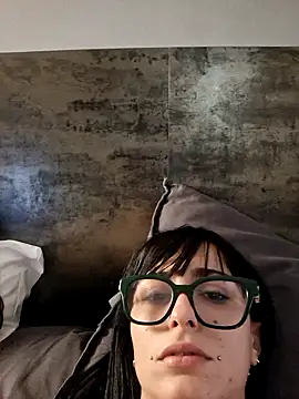 Snapshot of Gemmaviola chatting on October 4, 2025, 9:40 am Gemmaviola online show from October 4, 2025, 9:40 am