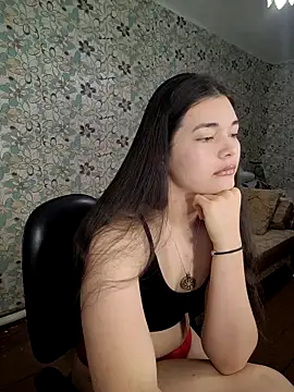 Snapshot of Albi_Glow chatting on October 15, 2025, 2:01 am Albi Glow online show from October 15, 2025, 2:01 am