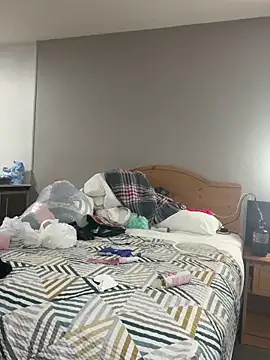 Snapshot of CinnaCakesss chatting on October 13, 2025, 10:26 am CinnaCakesss online show from October 13, 2025, 10:26 am