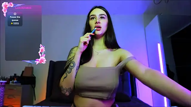 Snapshot of Veronica_Larsson chatting on September 24, 2025, 5:16 pm Veronica Larsson online show from September 24, 2025, 5:16 pm