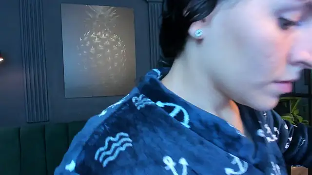 Snapshot of aliceandsia chatting on September 18, 2025, 1:40 am aliceandsia online show from September 18, 2025, 1:40 am