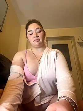 Snapshot of Imogenbabyyy chatting on October 27, 2025, 8:24 pm Imogenbabyyy online show from October 27, 2025, 8:24 pm