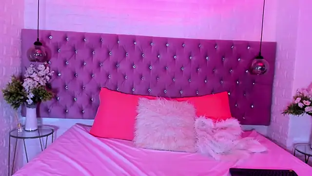 Snapshot of Scarlet_Monroee chatting on October 4, 2025, 2:42 am Scarlet Monroee online show from October 4, 2025, 2:42 am