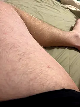 Snapshot of Garryo134 chatting on November 13, 2025, 5:34 pm Garryo134 online show from November 13, 2025, 5:34 pm