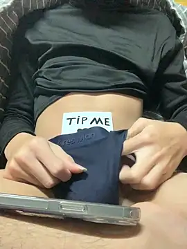 Snapshot of themloncuaem chatting on October 31, 2025, 12:50 pm themloncuaem online show from October 31, 2025, 12:50 pm