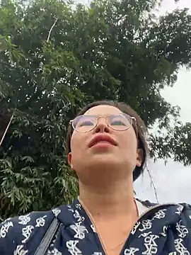 Snapshot of han-cute chatting on October 13, 2025, 12:32 am han-cute online show from October 13, 2025, 12:32 am