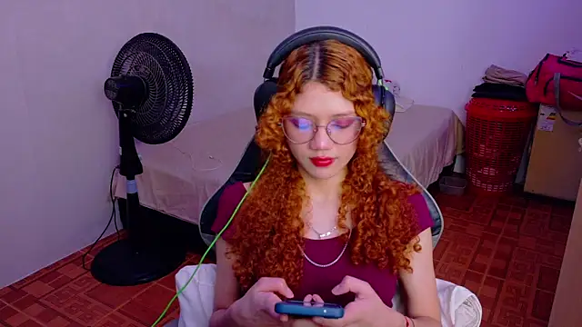 Snapshot of Birdie_0 chatting on September 23, 2025, 1:41 am Birdie 0 online show from September 23, 2025, 1:41 am