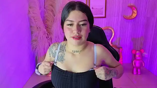 ivy lodge s online show from October 22, 2025, 10:42 pm