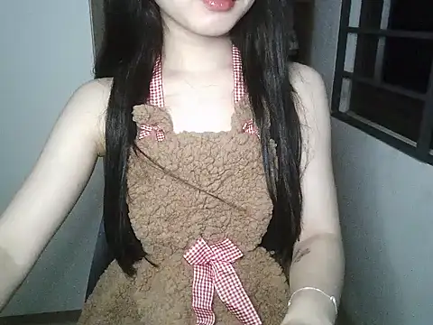 Snapshot of Annabelle-e chatting on October 2, 2025, 6:37 pm Annabelle-e online show from October 2, 2025, 6:37 pm