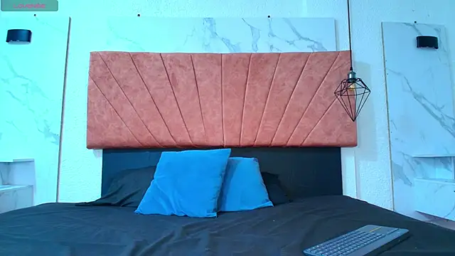 Snapshot of novaa_snow chatting on October 15, 2025, 8:09 pm novaa snow online show from October 15, 2025, 8:09 pm