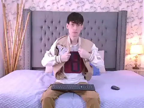 Snapshot of Luke_Carter chatting on September 22, 2025, 1:02 pm Luke Carter online show from September 22, 2025, 1:02 pm
