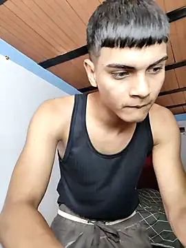 Snapshot of Zeusmagnos chatting on October 24, 2025, 3:52 pm Zeusmagnos online show from October 24, 2025, 3:52 pm