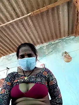 Snapshot of Hot-honi chatting on October 2, 2025, 3:24 am Hot-honi online show from October 2, 2025, 3:24 am