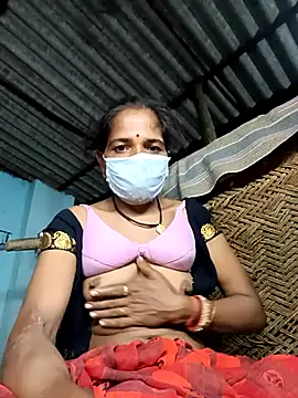 Snapshot of Hot-honi chatting on October 3, 2025, 10:29 pm Hot-honi online show from October 3, 2025, 10:29 pm