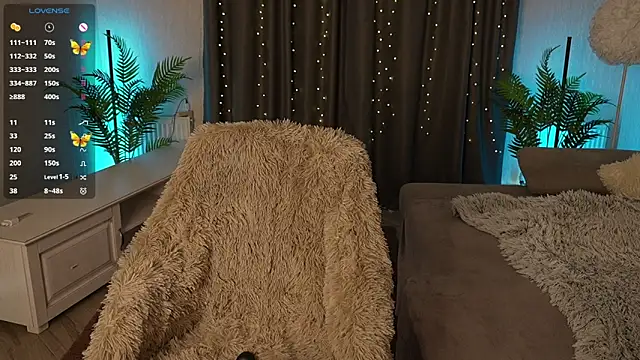 Snapshot of ValenciiaQ chatting on October 8, 2025, 7:11 pm ValenciiaQ online show from October 8, 2025, 7:11 pm