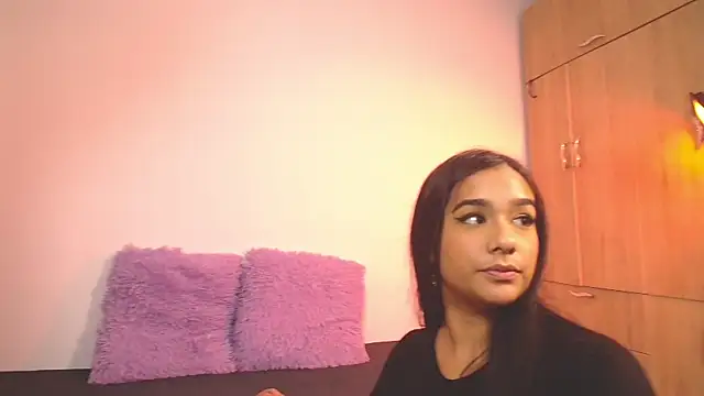 Snapshot of mae_nathan_ chatting on October 10, 2025, 5:06 am mae nathan  online show from October 10, 2025, 5:06 am