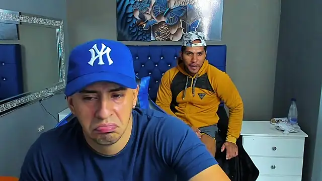 Snapshot of AngelAndChris chatting on October 16, 2025, 12:39 pm AngelAndChris online show from October 16, 2025, 12:39 pm