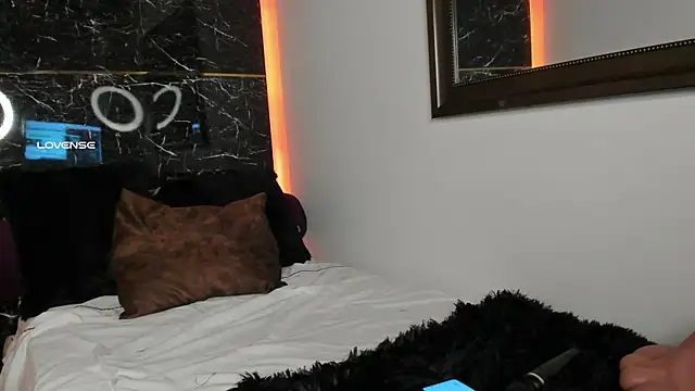 Snapshot of charlotte_line chatting on October 27, 2025, 6:34 pm charlotte line online show from October 27, 2025, 6:34 pm