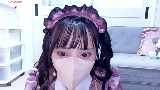 Snapshot of YURi_luv chatting on October 27, 2025, 12:53 pm YURi luv online show from October 27, 2025, 12:53 pm