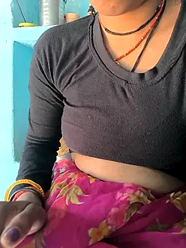 Snapshot of Hot_Poiy chatting on November 9, 2025, 7:39 am Hot Poiy online show from November 9, 2025, 7:39 am