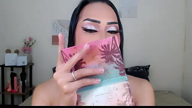 Snapshot of Lessandra_Lust chatting on October 13, 2025, 3:28 am Lessandra Lust online show from October 13, 2025, 3:28 am