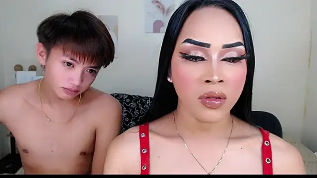 Snapshot of Lessandra_Lust chatting on October 16, 2025, 12:22 am Lessandra Lust online show from October 16, 2025, 12:22 am