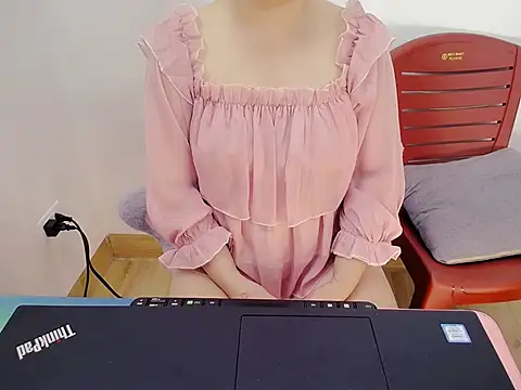 Snapshot of Phuong_Myy chatting on November 10, 2025, 5:34 pm Phuong Myy online show from November 10, 2025, 5:34 pm