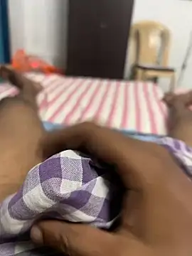 usermood2000 online show from October 11, 2025, 10:58 am