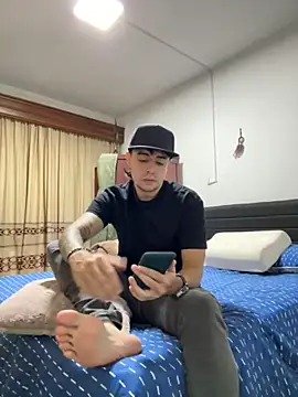 Snapshot of Jaguer2213 chatting on September 20, 2025, 1:50 am Jaguer2213 online show from September 20, 2025, 1:50 am